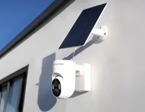 Caméra avec panneau solaire